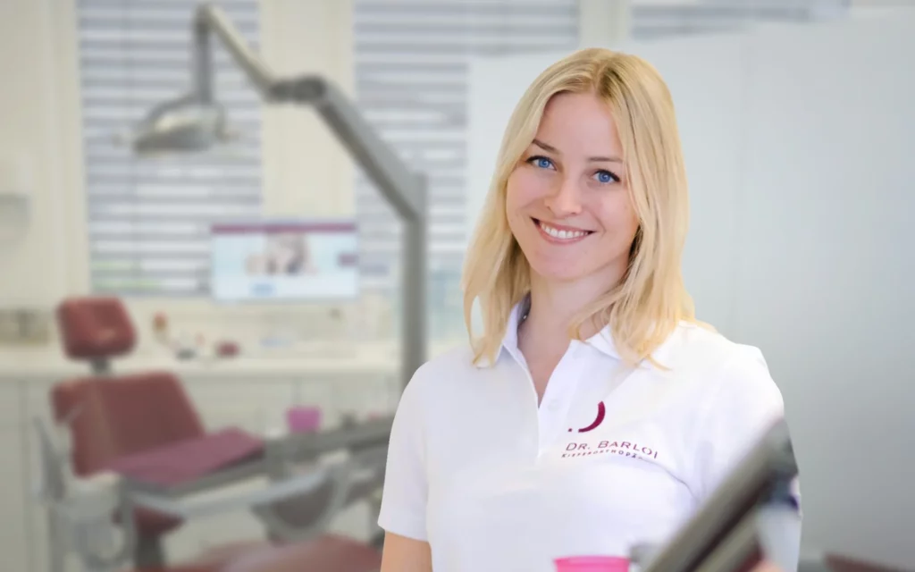 Dr. Nicola Neuhöffer